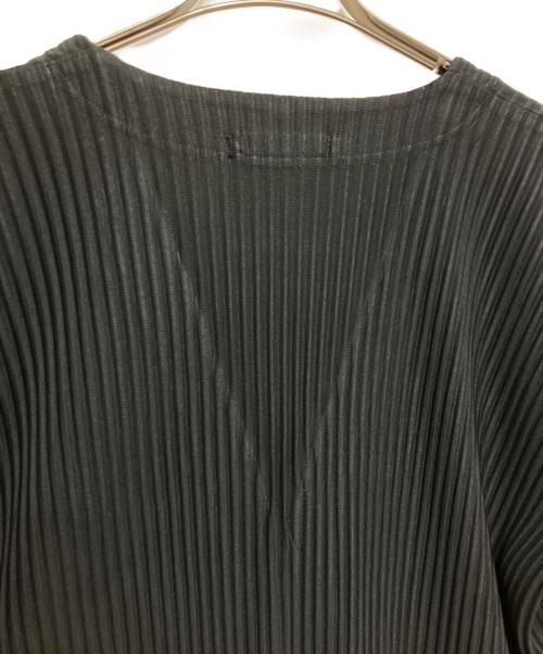 HOMME PLISSE ISSEY MIYAKE（オム プリッセ イッセイ ミヤケ）HOMME PLISSE ISSEY MIYAKE (オム プリッセ イッセイ ミヤケ) BASIC プリーツカーディガン ブラック サイズ:3の古着・服飾アイテム