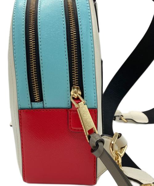 MARC JACOBS（マークジェイコブス）MARC JACOBS (マークジェイコブス) PACK SHOTミニリュック ホワイト×ブルー×レッドの古着・服飾アイテム