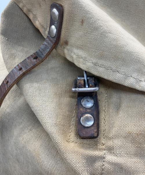 Swedish Army（スウェーデン軍）Swedish Army (スウェーデン軍) M-39 山岳部隊バックパック ベージュの古着・服飾アイテム