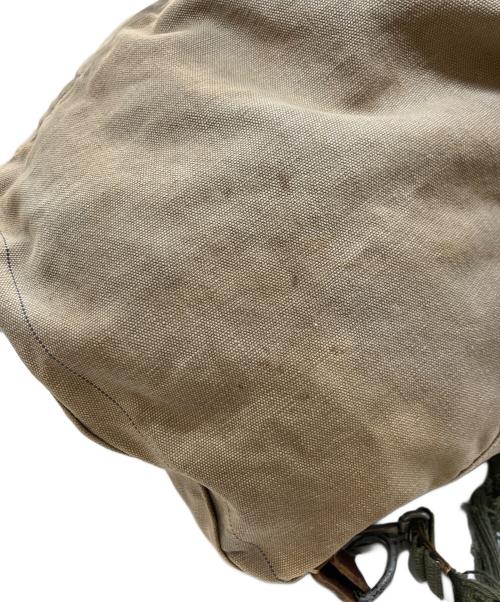 Swedish Army（スウェーデン軍）Swedish Army (スウェーデン軍) M-39 山岳部隊バックパック ベージュの古着・服飾アイテム