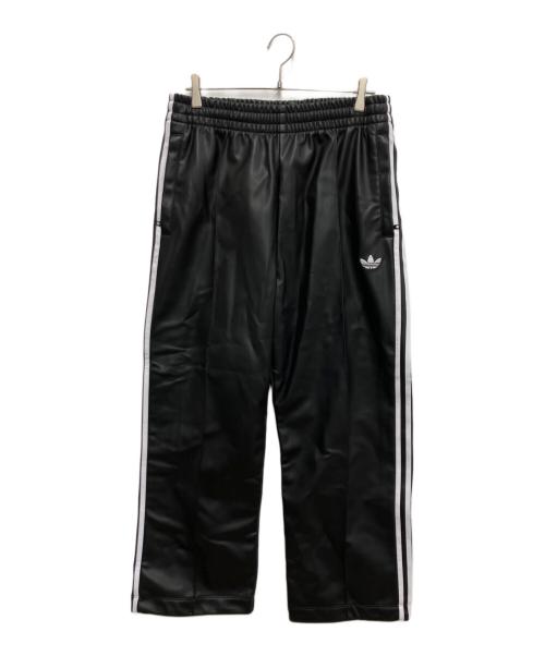 adidas（アディダス）adidas (アディダス) JEREMY SCOTT (ジェレミー スコット) フェイクレザー ワイドパンツ ブラック サイズ:XLの古着・服飾アイテム