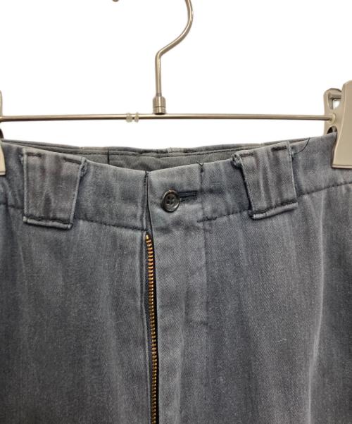 COMME des GARCONS HOMME（コムデギャルソン オム）COMME des GARCONS HOMME (コムデギャルソン オム) テーパードデニムパンツ グレー サイズ:Sの古着・服飾アイテム