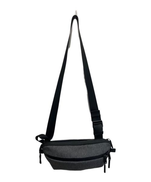 AER（エアー）AER (エアー) Day Sling 2ウエストバッグ グレーの古着・服飾アイテム