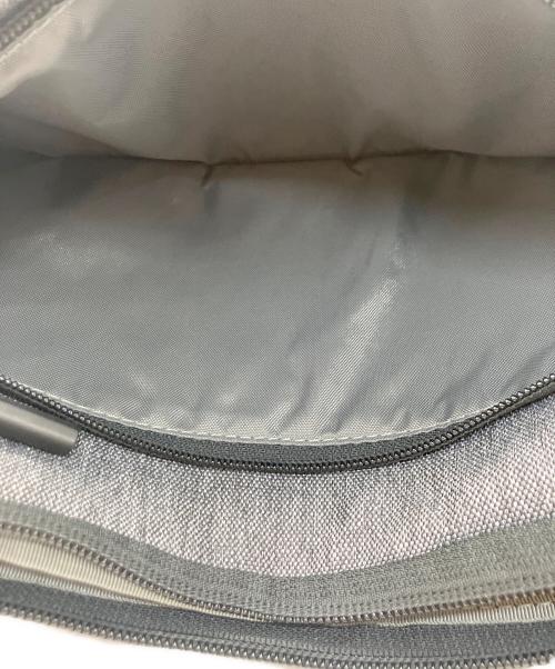 AER（エアー）AER (エアー) Day Sling 2ウエストバッグ グレーの古着・服飾アイテム