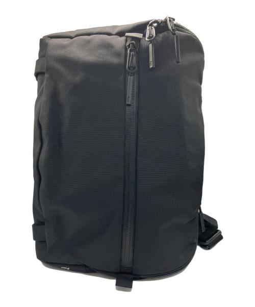 AER（エアー）Aer (エアー) Travel Slingメッセンジャーバッグ ブラックの古着・服飾アイテム