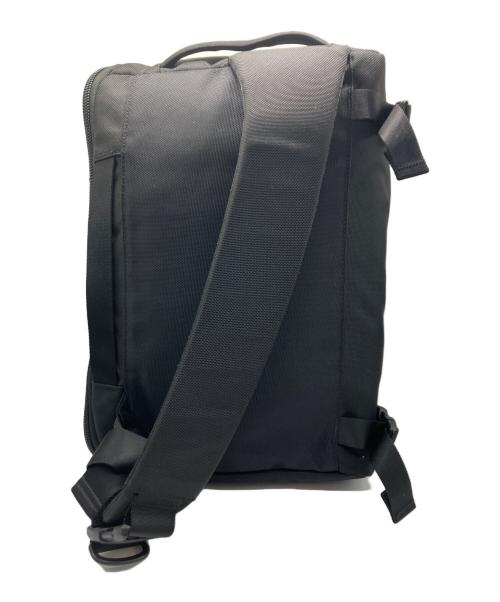 AER（エアー）Aer (エアー) Travel Slingメッセンジャーバッグ ブラックの古着・服飾アイテム