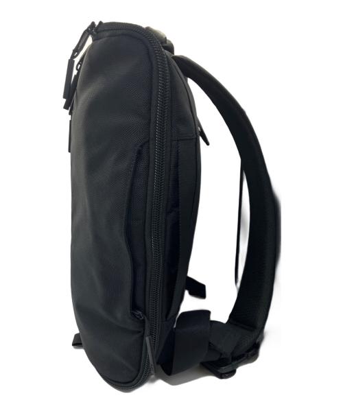 AER（エアー）Aer (エアー) Travel Slingメッセンジャーバッグ ブラックの古着・服飾アイテム