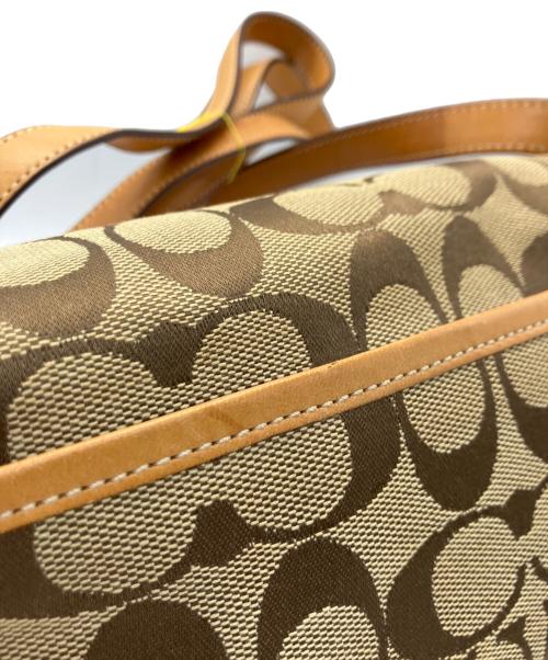 COACH（コーチ）COACH (コーチ) シグネチャーショルダーバッグ ベージュの古着・服飾アイテム