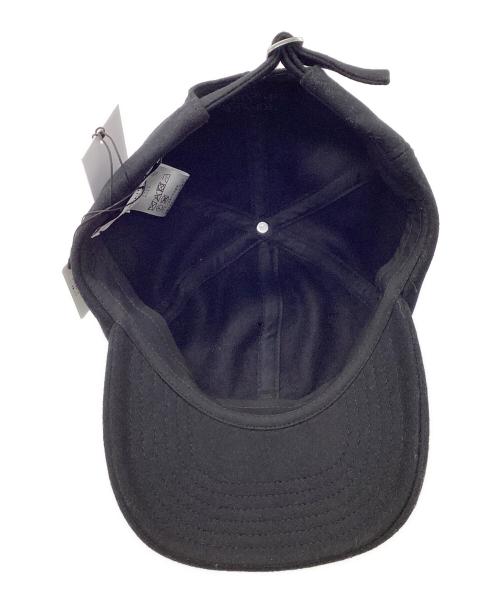 maison kitsune（メゾンキツネ）MAISON KITSUNE (メゾンキツネ) プロフィール フォックス ウール キャップ ブラック 未使用品の古着・服飾アイテム