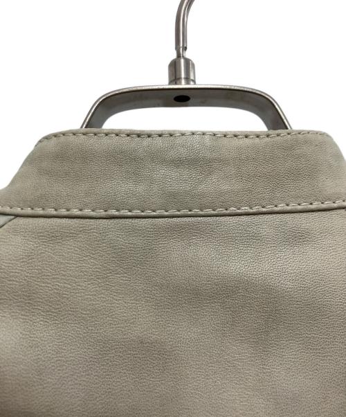 EMPORIO ARMANI（エンポリオ アルマーニ）EMPORIO ARMANI (エンポリオ アルマーニ) ラムレザーライダースジャケット ベージュ サイズ:36の古着・服飾アイテム