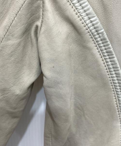 EMPORIO ARMANI（エンポリオ アルマーニ）EMPORIO ARMANI (エンポリオ アルマーニ) ラムレザーライダースジャケット ベージュ サイズ:36の古着・服飾アイテム