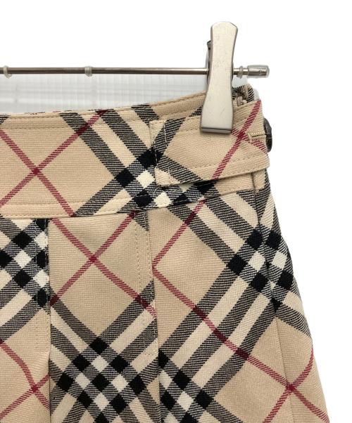 BURBERRY LONDON（バーバリーロンドン）BURBERRY LONDON (バーバリーロンドン) ノバチェックウールスカート アイボリー サイズ:38の古着・服飾アイテム