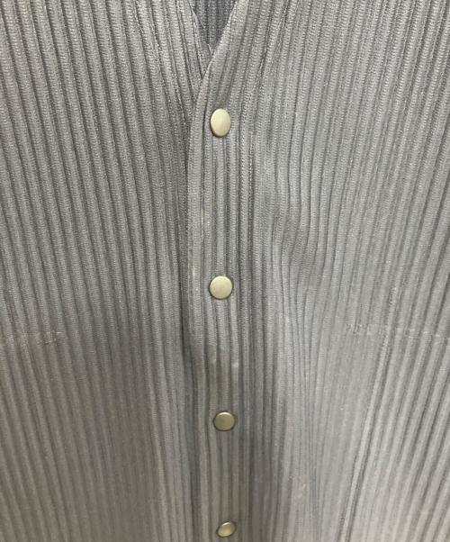 HOMME PLISSE ISSEY MIYAKE（オム プリッセ イッセイ ミヤケ）HOMME PLISSE ISSEY MIYAKE (オム プリッセ イッセイ ミヤケ) BASICS プリーツカーディガン ネイビー サイズ:SIZE2の古着・服飾アイテム