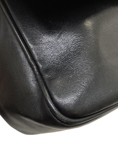 Christian Dior（クリスチャン ディオール）Christian Dior (クリスチャン ディオール) ロゴチャームフラップショルダーバッグ ブラックの古着・服飾アイテム