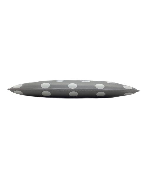 COMME des GARCONS（コムデギャルソン）COMME des GARCONS (コムデギャルソン) Palka Dots Printed レザーポーチ グレーの古着・服飾アイテム