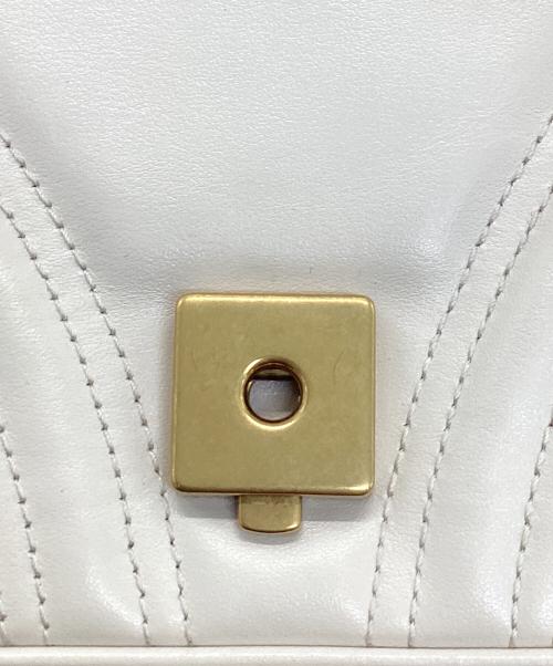 GUCCI（グッチ）GUCCI (グッチ) GGマーモント チェーンショルダーバッグ ホワイトの古着・服飾アイテム