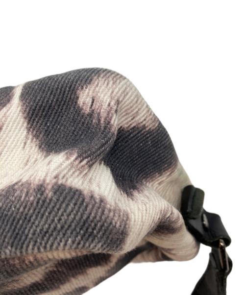 Vivienne Westwood（ヴィヴィアンウエストウッド）Vivienne Westwood (ヴィヴィアンウエストウッド) レオパード柄ショルダーバッグ ホワイト×ブラックの古着・服飾アイテム
