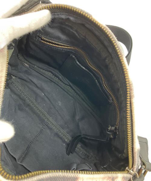 Vivienne Westwood（ヴィヴィアンウエストウッド）Vivienne Westwood (ヴィヴィアンウエストウッド) レオパード柄ショルダーバッグ ホワイト×ブラックの古着・服飾アイテム