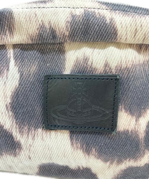 Vivienne Westwood（ヴィヴィアンウエストウッド）Vivienne Westwood (ヴィヴィアンウエストウッド) レオパード柄ショルダーバッグ ホワイト×ブラックの古着・服飾アイテム