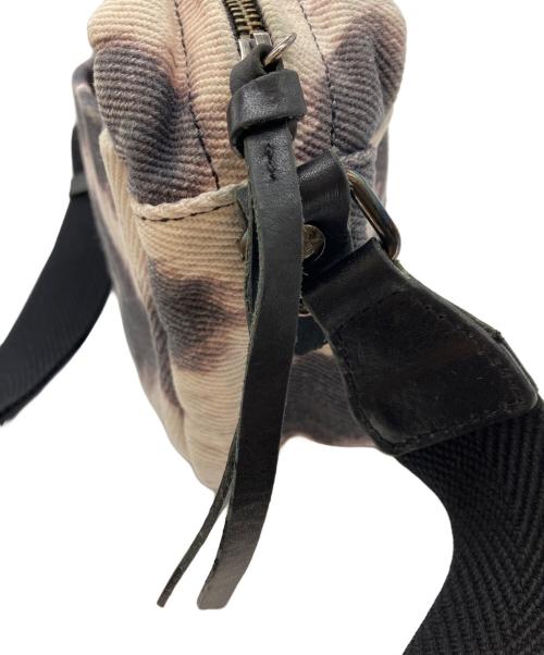 Vivienne Westwood（ヴィヴィアンウエストウッド）Vivienne Westwood (ヴィヴィアンウエストウッド) レオパード柄ショルダーバッグ ホワイト×ブラックの古着・服飾アイテム