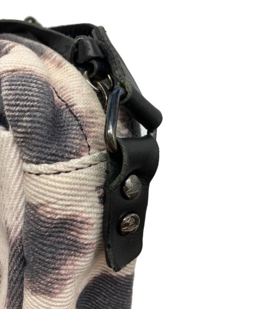 Vivienne Westwood（ヴィヴィアンウエストウッド）Vivienne Westwood (ヴィヴィアンウエストウッド) レオパード柄ショルダーバッグ ホワイト×ブラックの古着・服飾アイテム