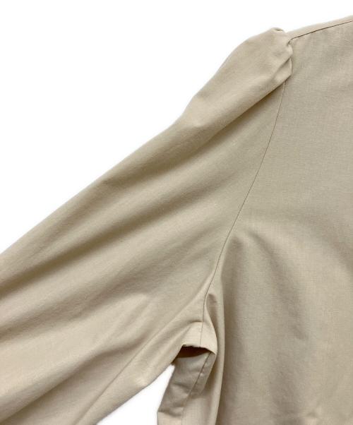 Audire（アウディーレ）Audire (アウディーレ) Audire bowtie volume blouse ベージュ サイズ:Mの古着・服飾アイテム