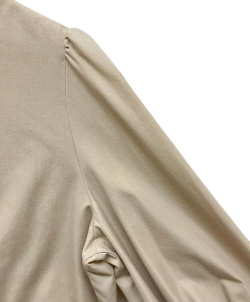 Audire（アウディーレ）Audire (アウディーレ) Audire bowtie volume blouse ベージュ サイズ:Mの古着・服飾アイテム