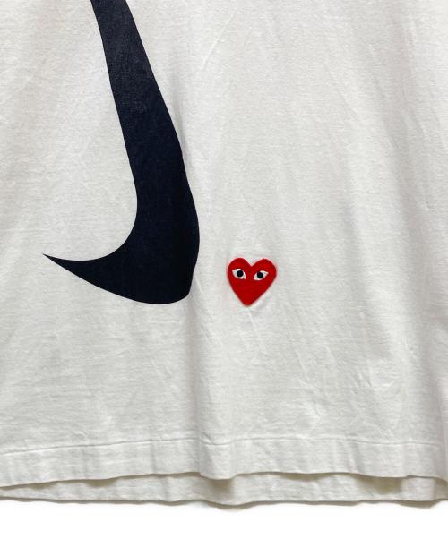 PLAY COMME des GARCONS（プレイコムデギャルソン）PLAY COMME des GARCONS (プレイコムデギャルソン) NIKE (ナイキ) ロゴプリントTシャツ ホワイト サイズ:XLの古着・服飾アイテム
