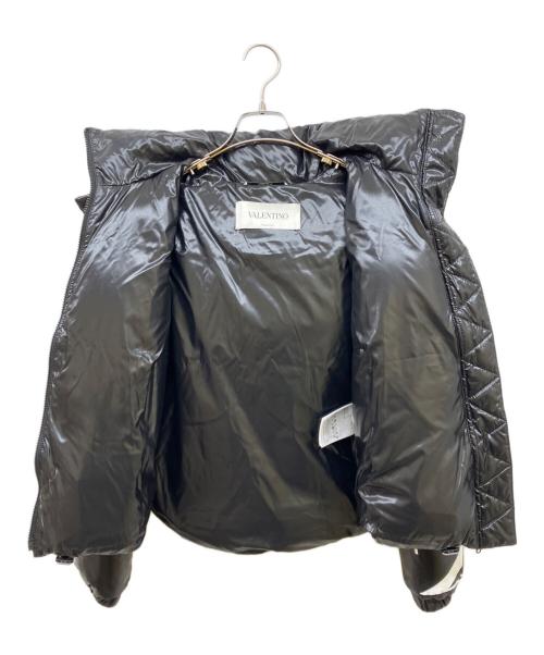 VALENTINO（ヴァレンティノ）VALENTINO (ヴァレンティノ) VLTN ナイロンラッケ パディドジャケット ブラック サイズ:36の古着・服飾アイテム