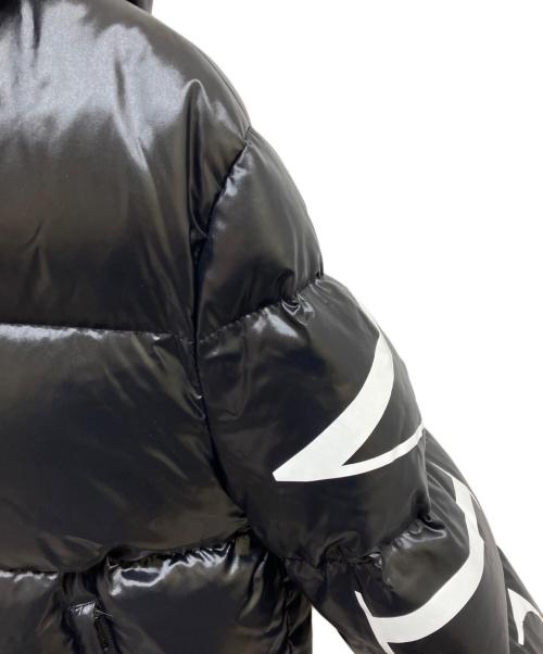 VALENTINO（ヴァレンティノ）VALENTINO (ヴァレンティノ) VLTN ナイロンラッケ パディドジャケット ブラック サイズ:36の古着・服飾アイテム
