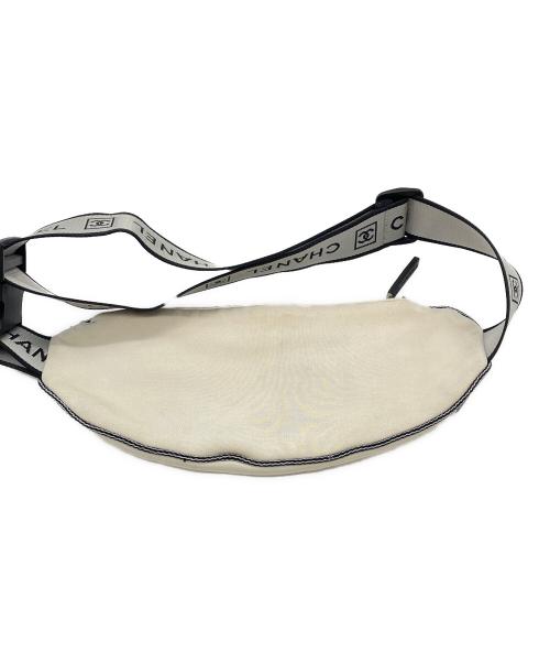 CHANEL（シャネル）CHANEL (シャネル) ココマーク ウエストポーチ ホワイト×ブラックの古着・服飾アイテム