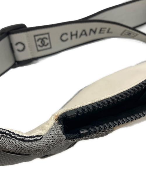 CHANEL（シャネル）CHANEL (シャネル) ココマーク ウエストポーチ ホワイト×ブラックの古着・服飾アイテム