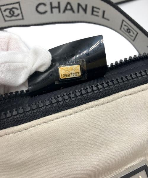 CHANEL（シャネル）CHANEL (シャネル) ココマーク ウエストポーチ ホワイト×ブラックの古着・服飾アイテム
