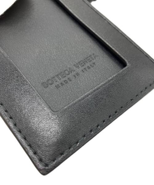 BOTTEGA VENETA（ボッテガベネタ）BOTTEGA VENETA (ボッテガベネタ) カセットバッジホルダーパスケース ブラックの古着・服飾アイテム