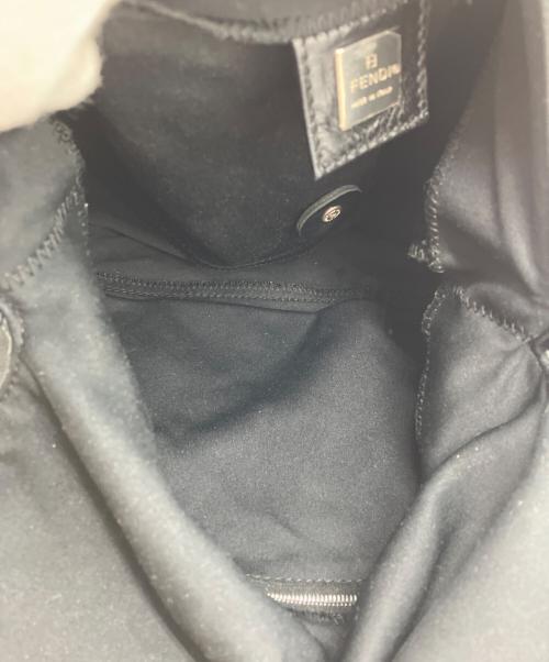 FENDI（フェンディ）FENDI (フェンディ) ショルダーバッグ ブラックの古着・服飾アイテム
