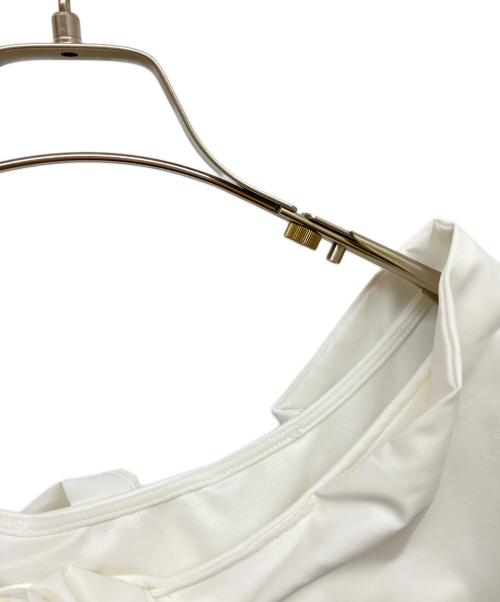 cygne（シーニュ）cygne (シーニュ) リボンオフショルトップス Paniel ホワイト サイズ:1の古着・服飾アイテム