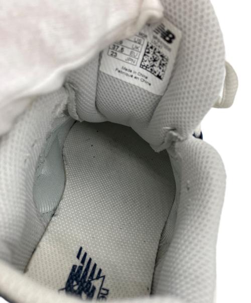 NEW BALANCE（ニューバランス）NEW BALANCE (ニューバランス) スニーカー ネイビー×ホワイト サイズ:23の古着・服飾アイテム