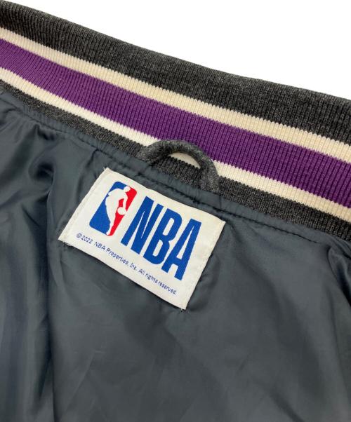 NBA（エヌビーエー）NBA (エヌビーエー) スタジャン グレー サイズ:Lの古着・服飾アイテム