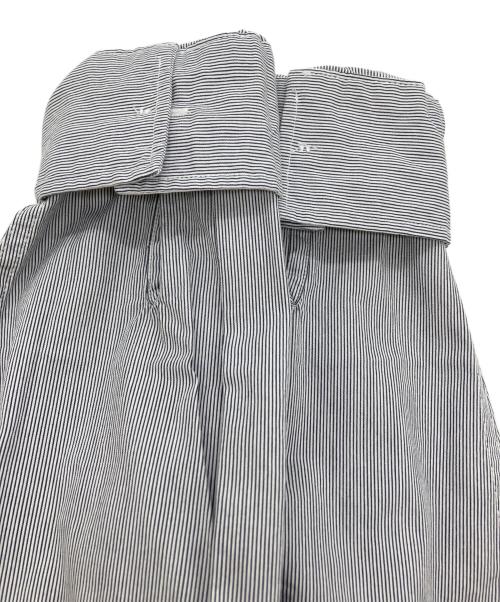 FRED PERRY（フレッドペリー）FRED PERRY (フレッドペリー) Striped Seersucker Zip Through Overshirt ホワイト サイズ:SIZE S 未使用品の古着・服飾アイテム