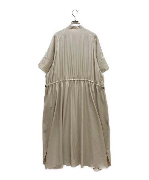 ADORE（アドーア）ADORE (アドーア) ソフトラスターワンピース ベージュ サイズ:38の古着・服飾アイテム