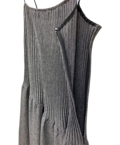 Snidel（スナイデル）Snidel (スナイデル) プリーツバリエキャミワンピ グレーの古着・服飾アイテム