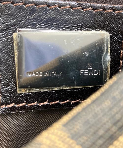 FENDI（フェンディ）FENDI (フェンディ) ショルダーバッグ ブラウンの古着・服飾アイテム