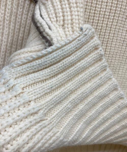 IHNN（イン）IHNN (イン) カラーステッチローゲージタートルネックプルオーバー アイボリー サイズ:SIZE Freeの古着・服飾アイテム