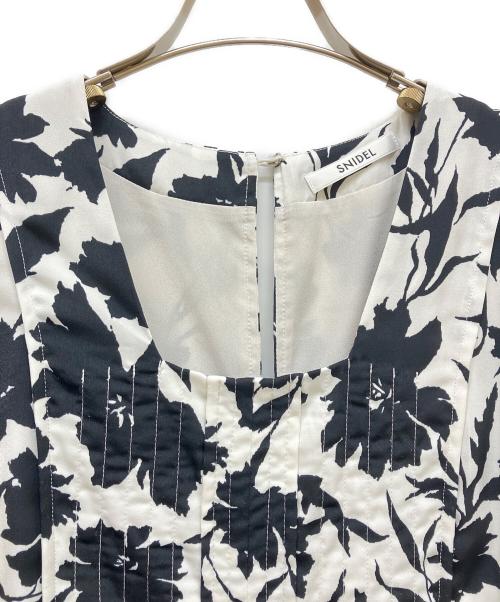 Snidel（スナイデル）Snidel (スナイデル) Sustainableフロッキープリントドレス ホワイト サイズ:SIZE Mの古着・服飾アイテム