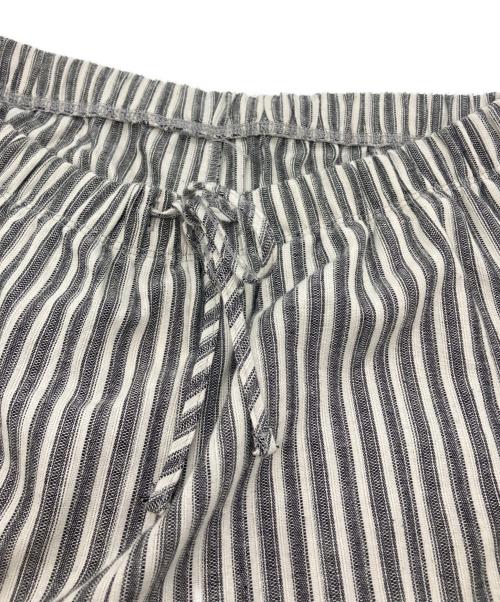 OHOTORO（オオトロ）OHOTORO (オオトロ) ストライプパンツ ホワイト×グレー サイズ:SIZE Mの古着・服飾アイテム