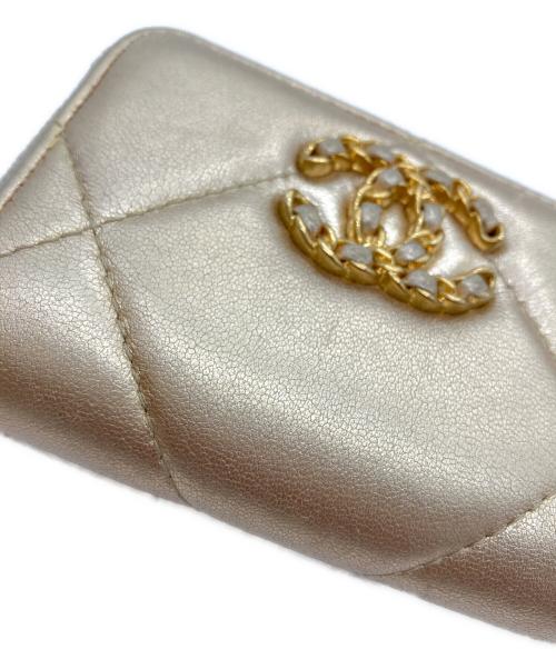 CHANEL（シャネル）CHANEL (シャネル) ジップコインパース CCマーク ゴールドの古着・服飾アイテム