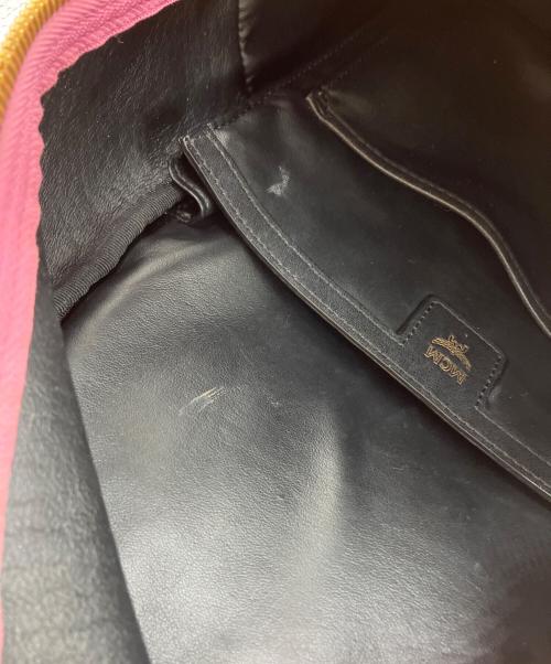 MCM（エムシーエム）MCM (エムシーエム) モノグラム スタッズバックパック ピンクの古着・服飾アイテム