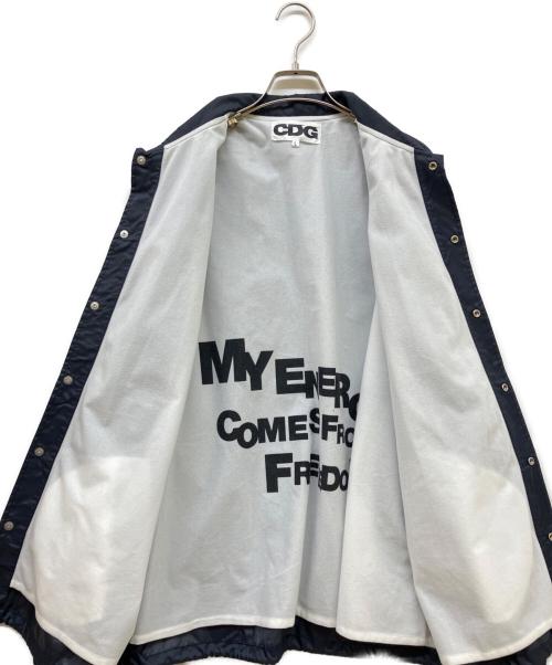 CDG（シーディージー）CDG (シーディージー) コーチジャケット ネイビー サイズ:SIZE Lの古着・服飾アイテム