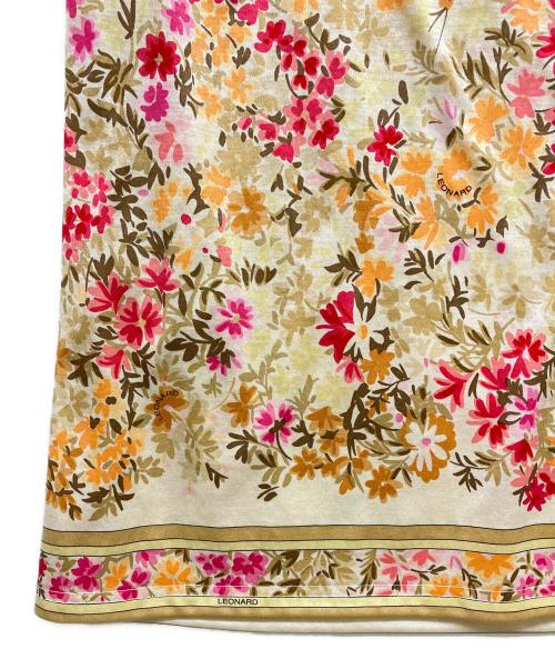 LEONARD FASHION（レオナールファッション）LEONARD FASHION (レオナールファッション) 花柄カットソー ベージュ サイズ:Mの古着・服飾アイテム