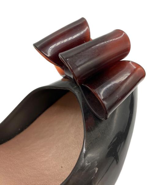Vivienne Westwood ANGLOMANIA（ヴィヴィアンウエストウッドアングロマニア）Vivienne Westwood ANGLOMANIA (ヴィヴィアンウエストウッドアングロマニア) melissa (メリッサ) ビックリボンオープントゥラバーパンプス ブラック サイズ:US7の古着・服飾アイテム